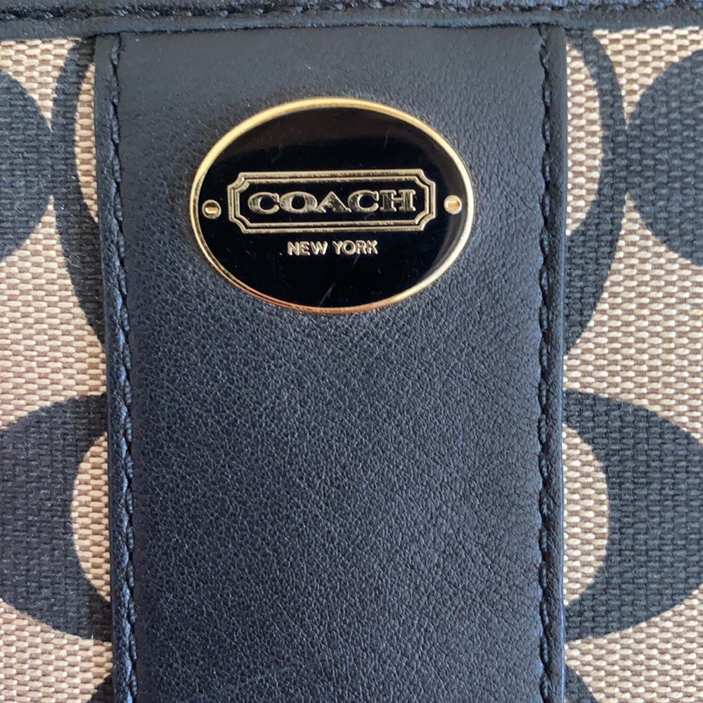 Coach Wallet - Picture 7 of 7
